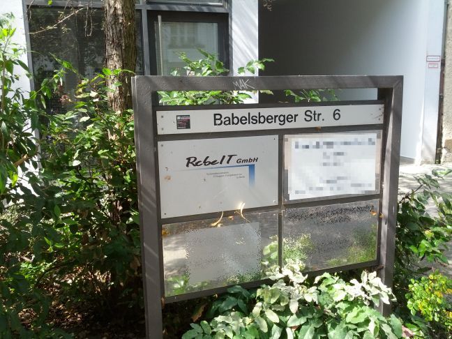 Strassenschild Babelsberger Str. 6 vor dem RebeIT-Büro